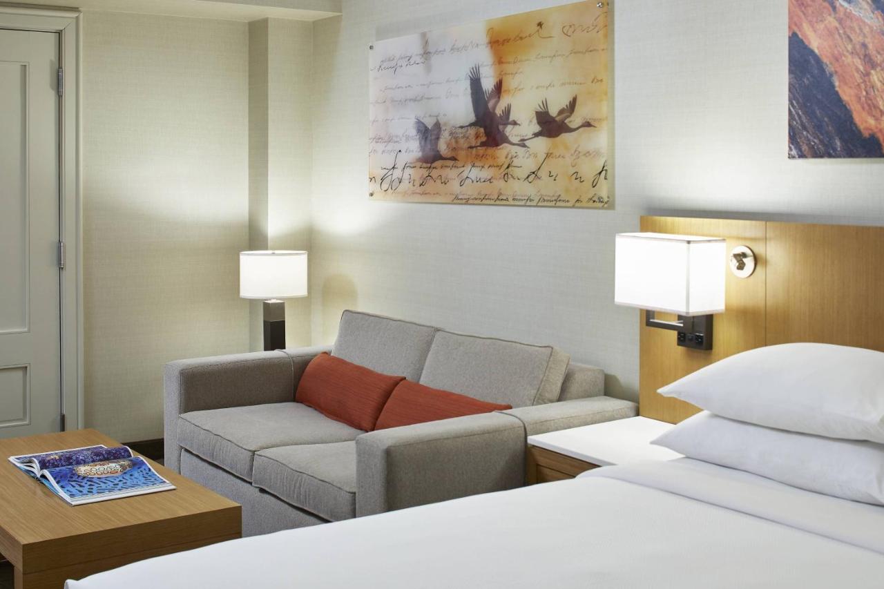 Renaissance Chicago Glenview Suites Hotel — photo 14
