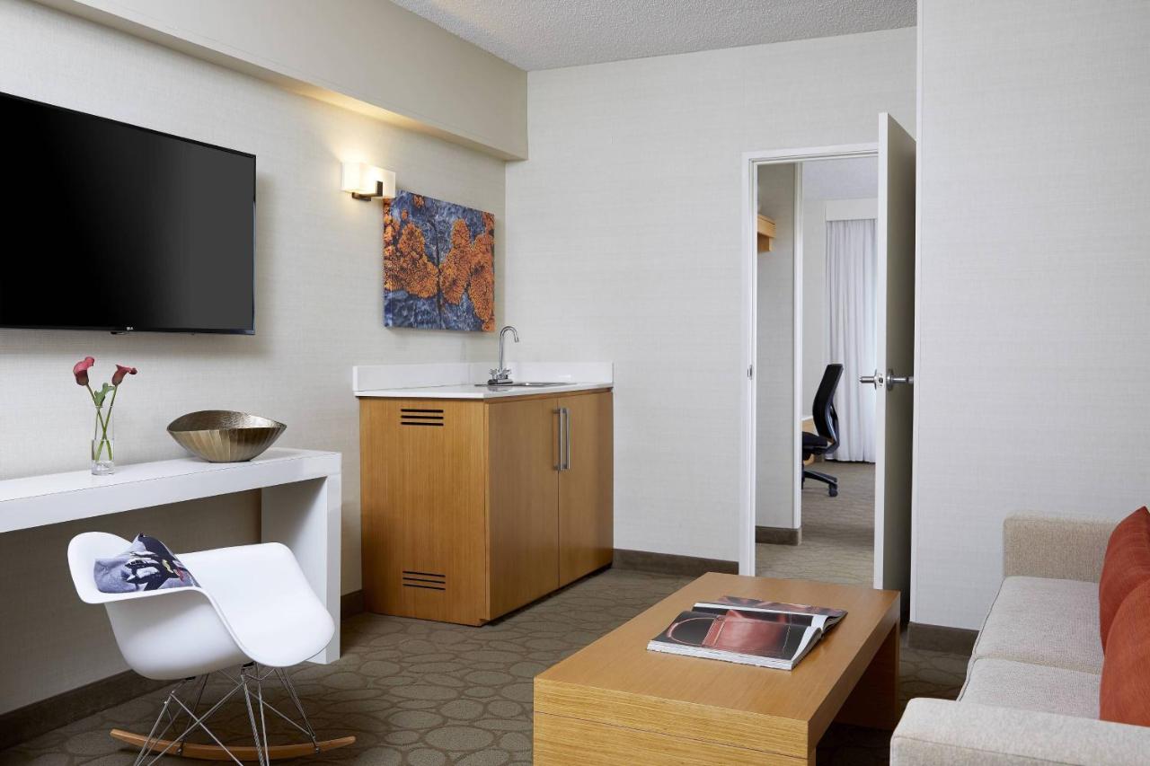 Renaissance Chicago Glenview Suites Hotel — photo 20