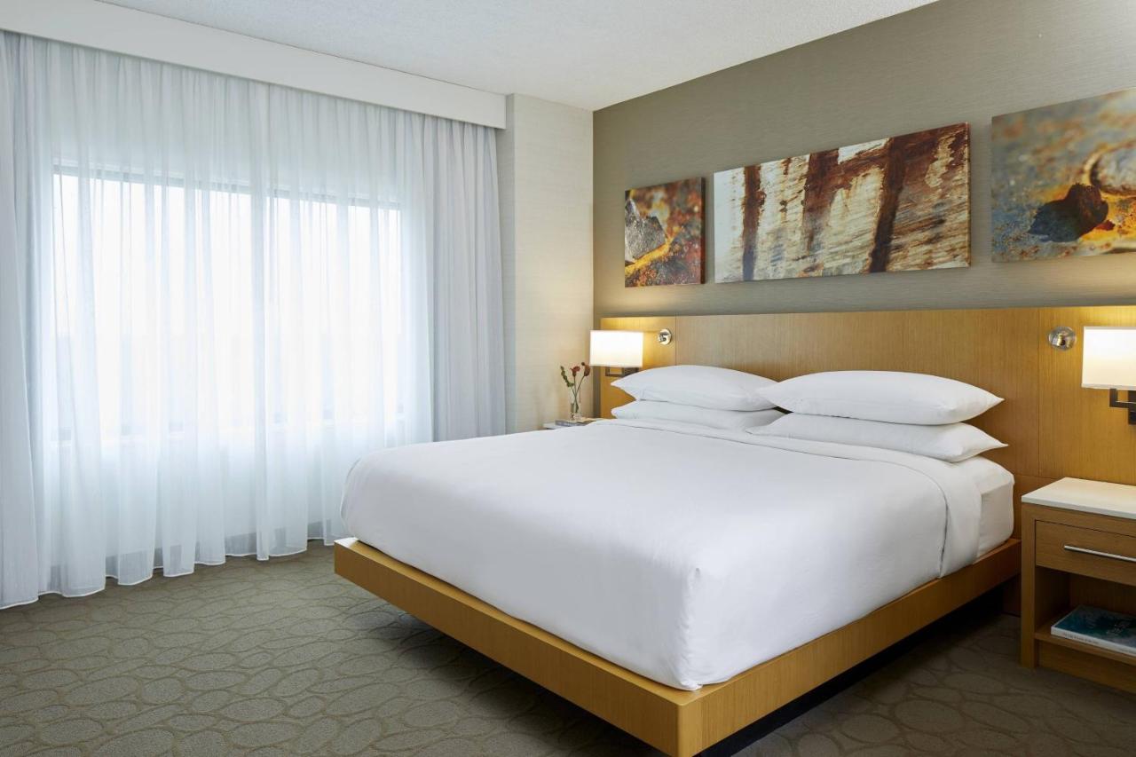 Renaissance Chicago Glenview Suites Hotel — photo 22