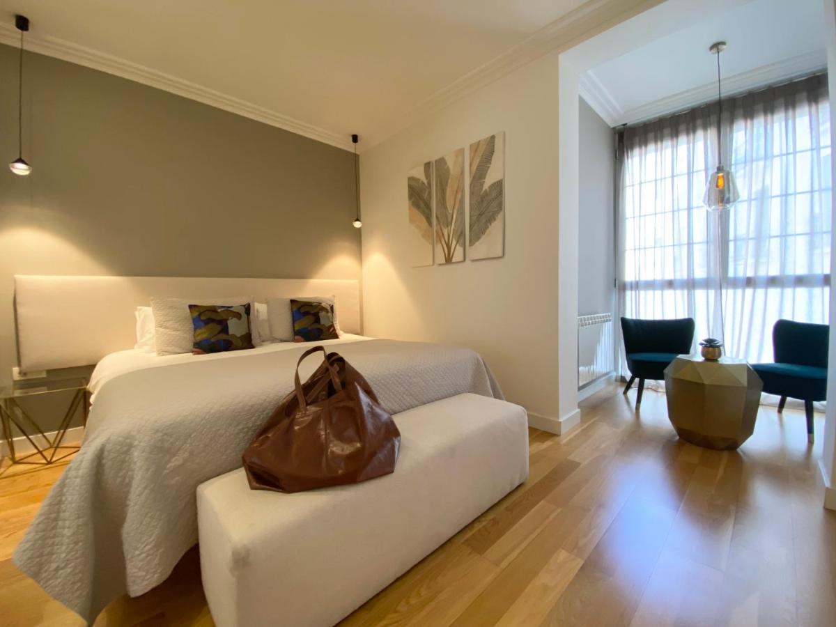 Spacious Elegant on Avenue Diagonal By MyRentalHost - 4
