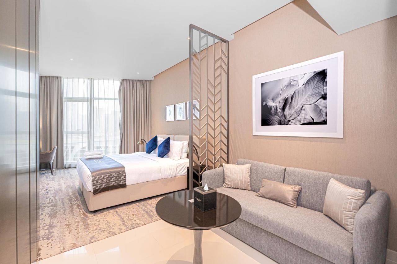 Escape24 Cozy Studio with Pool & Canal View near Burj Khalifa