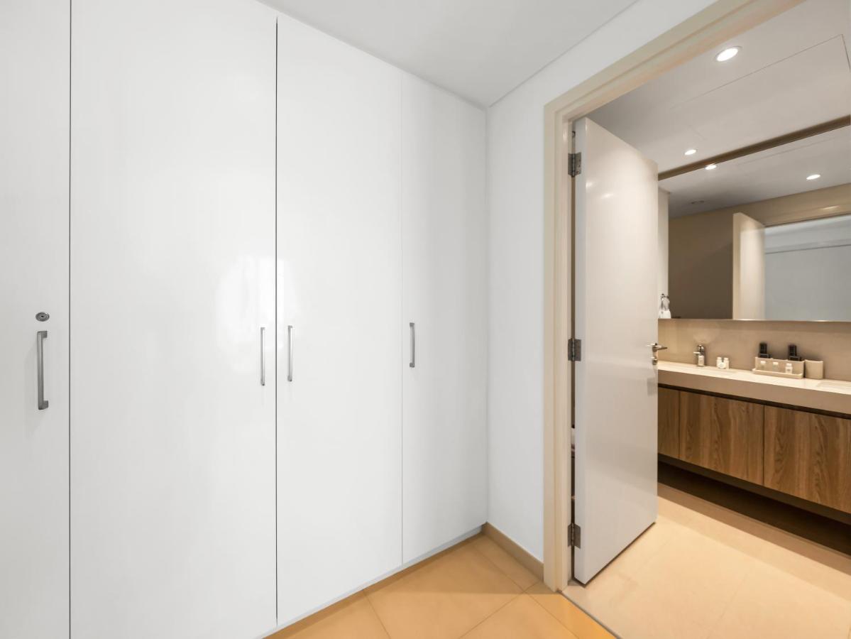 Kensington 3BR plus Maid Burj View & Dubai Mall Linked - 3