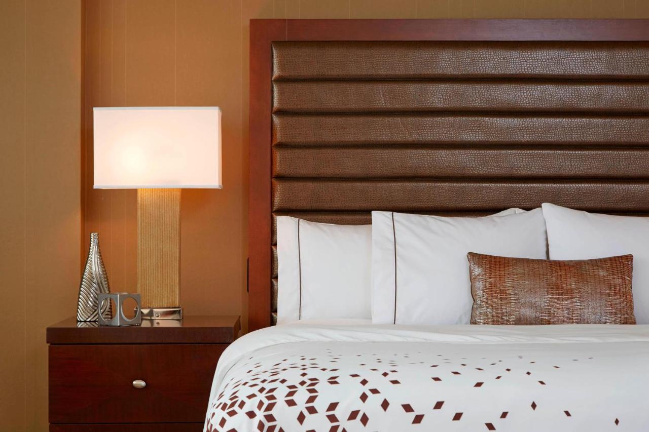 Renaissance St. Louis Airport Hotel — photo 15