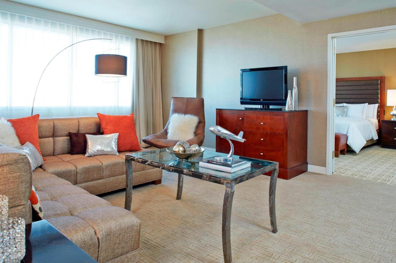Renaissance St. Louis Airport Hotel — photo 11