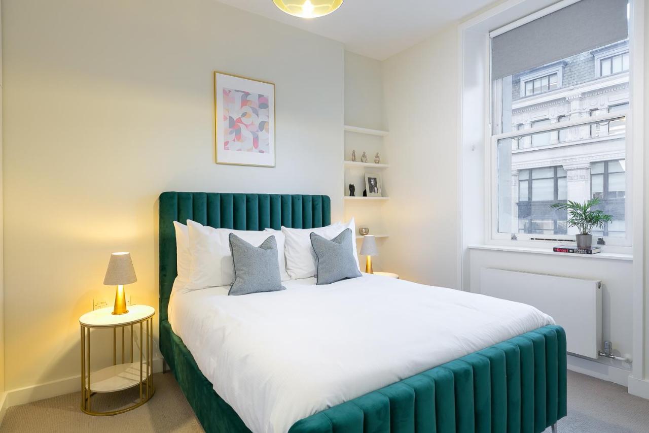 Urban Chic - Baker Street - 2