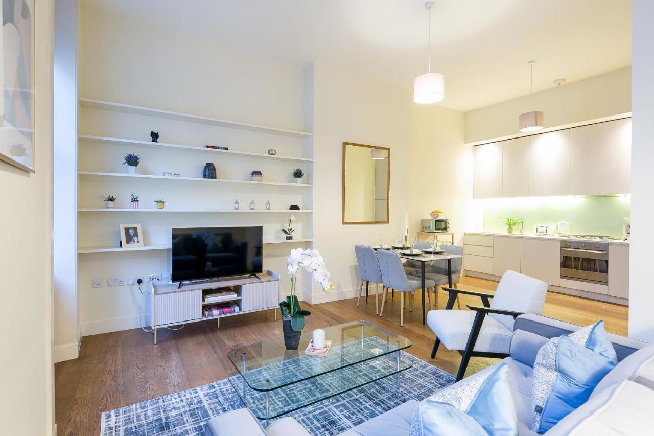 Urban Chic - Baker Street - 5