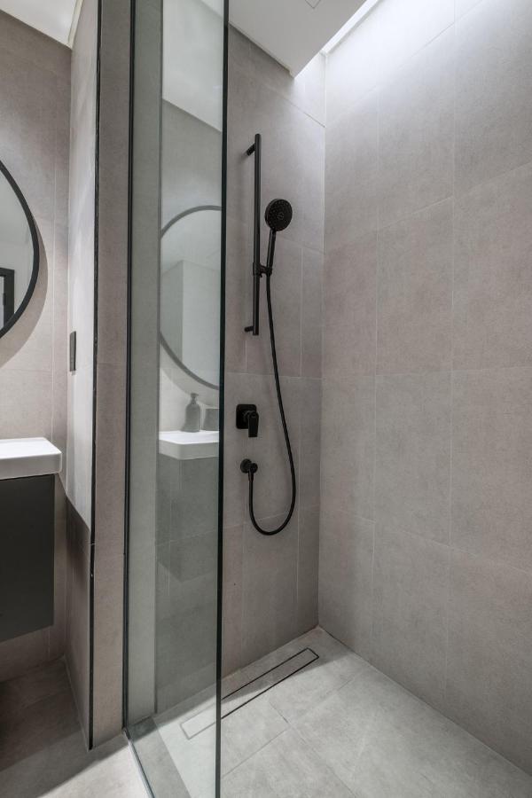 Studio Revved Up in 15 Northside with Pool and Gym - 3