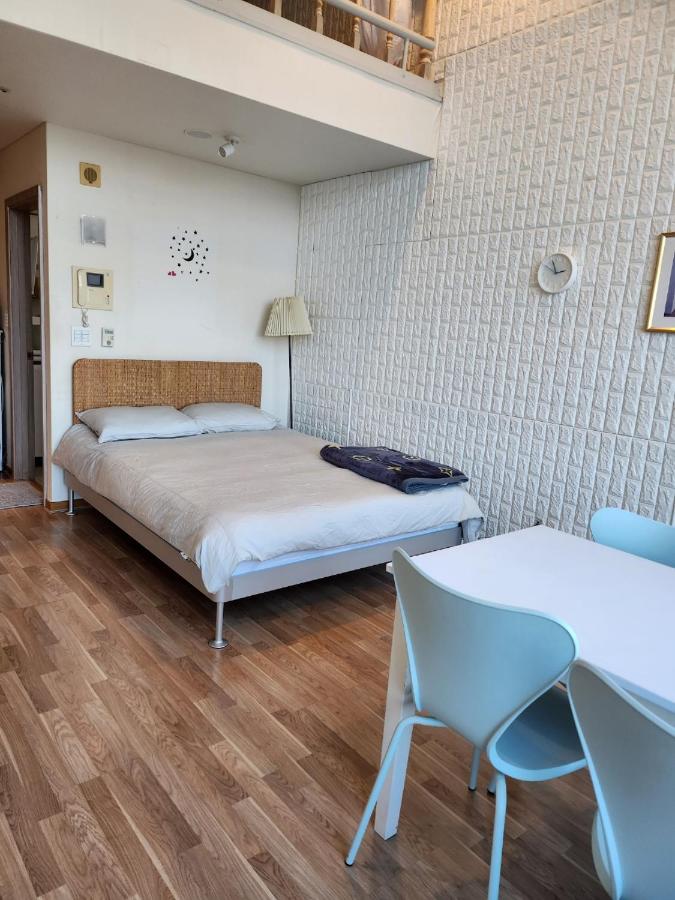 Hongdae Residence-5 1min from Hongik Uni station Exit #1 - 2