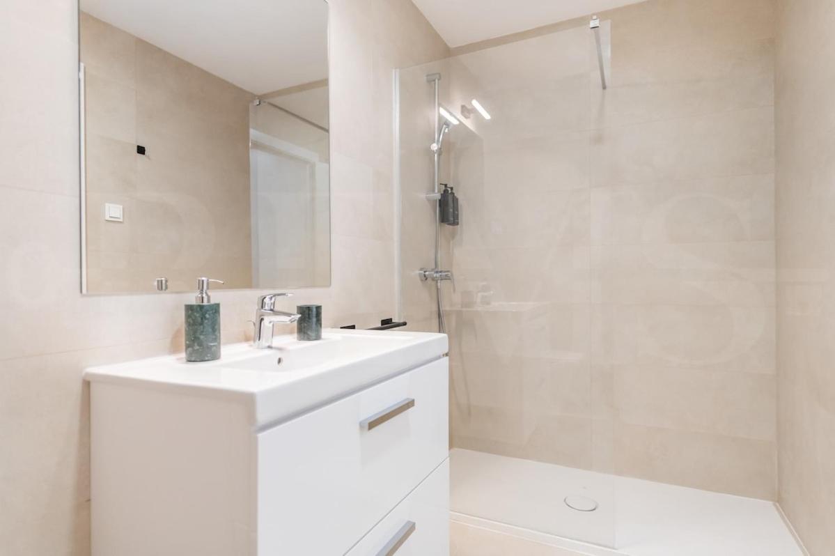 Panoramic skyrise on the 20th floor by REMS - 2