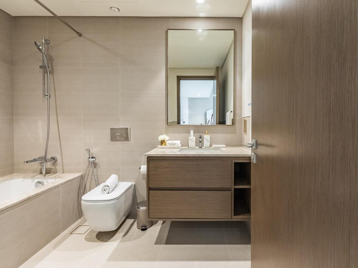 Luxurious 1BR Grande Signature Residence - 3