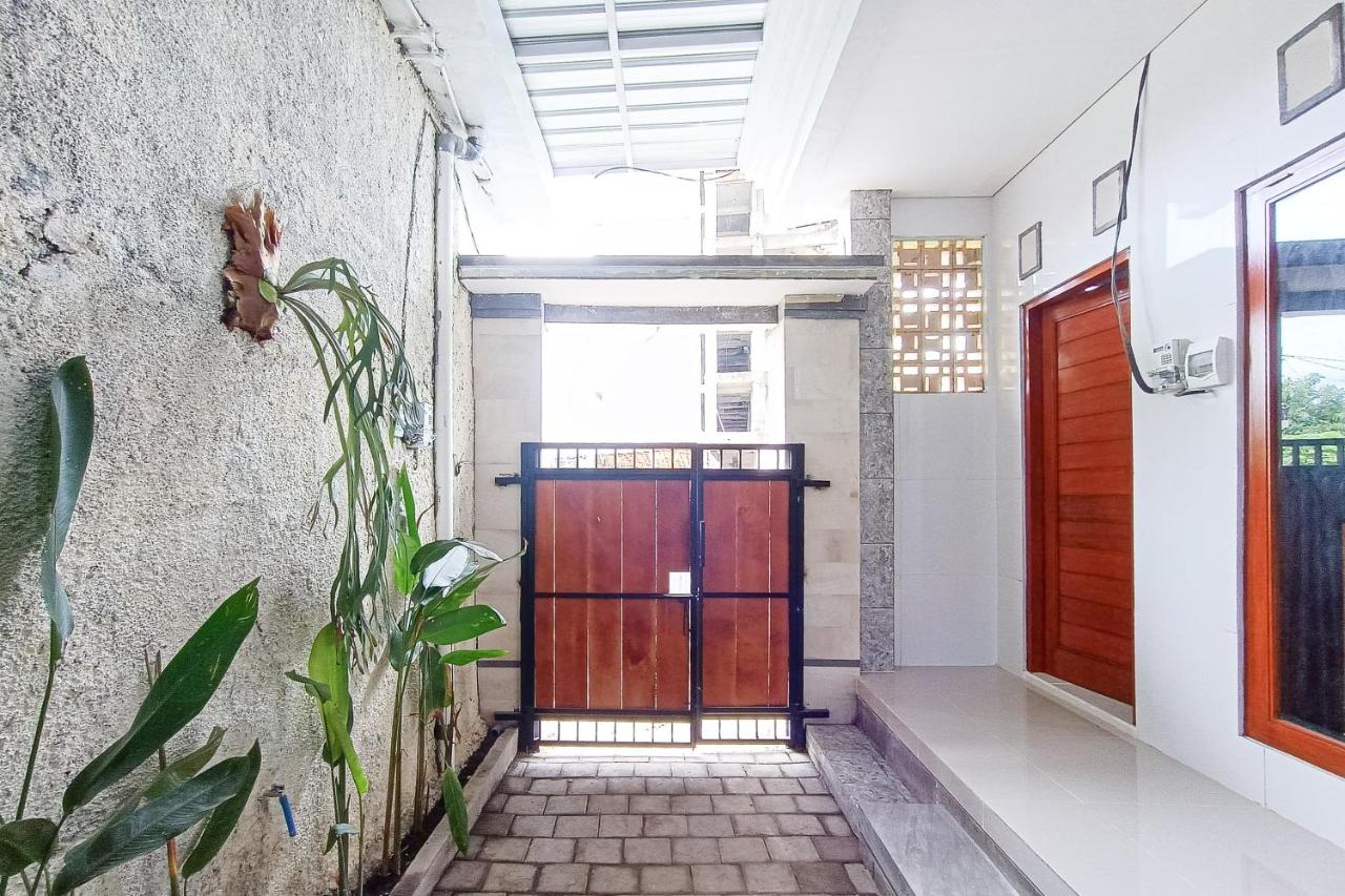 Widi Guest House near GWK Mitra RedDoorz - 5