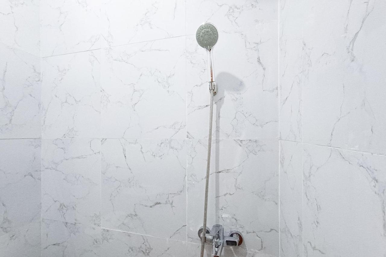 Widi Guest House near GWK Mitra RedDoorz - 3