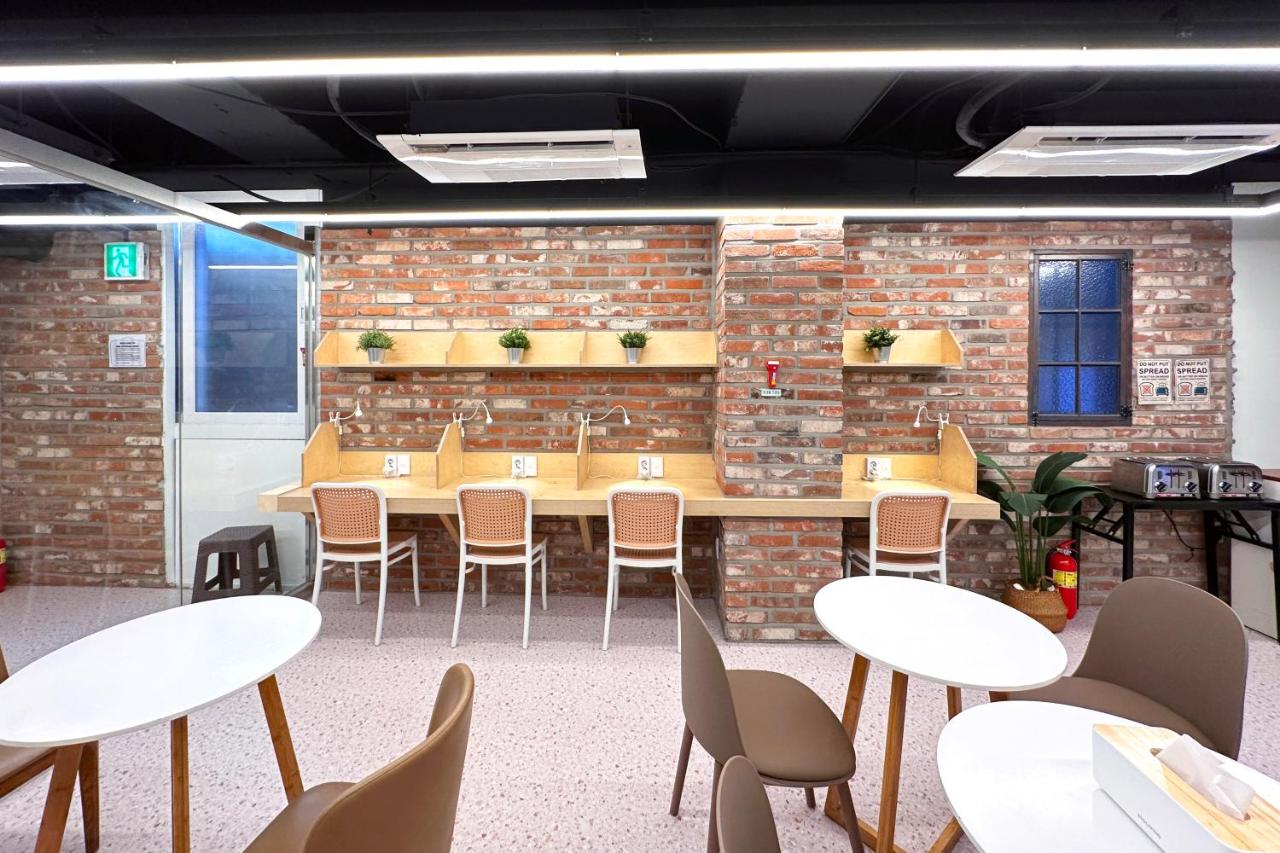 OYO Hostel Myeongdong 6 - 4