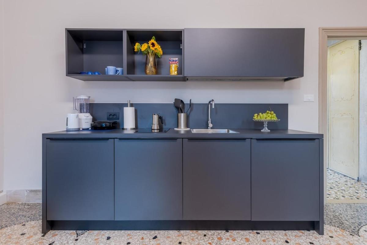 Luxury Calatrava - Apartment in Venetian Palazzo by Sarlux - 4