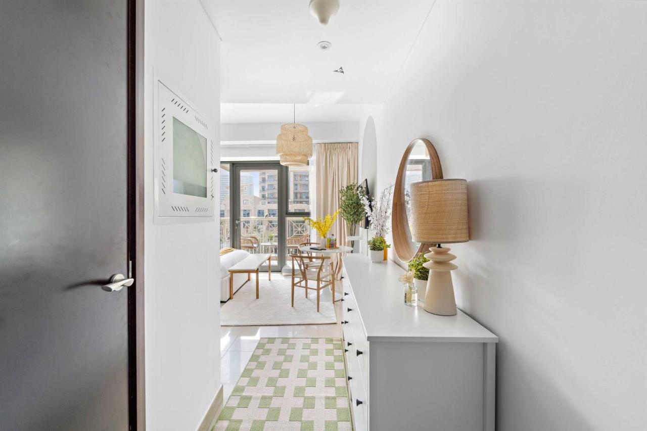 Silkhaus Vacation Homes Modern Studio with Burj Khalifa View - 4