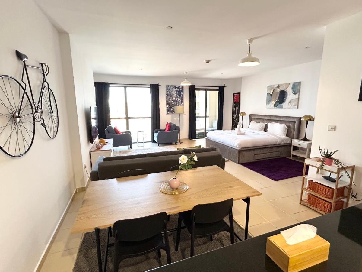 Breathtaking Sea and Palm View Spacious Studio with Vibrant Vibes in JBR By SWEET HOMES - 2