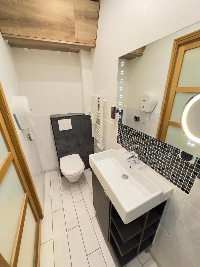 St Paul Marais Flat Ground Floor - 3