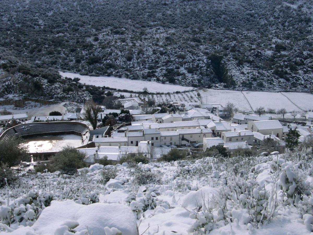 TUGASA Hotel La Posada, Villaluenga del Rosario, Spain ...