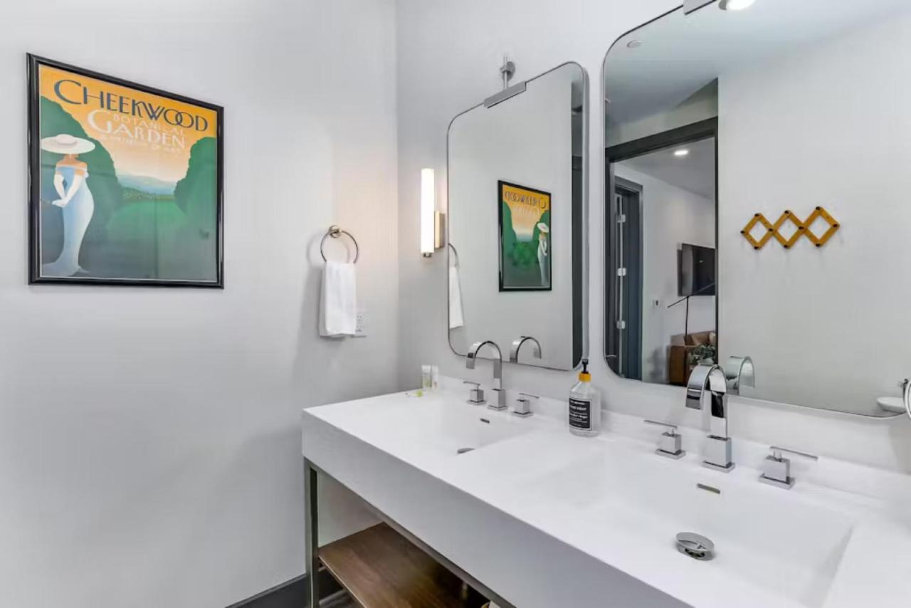 Nashville Oasis at The Muse Modern 2BR with Balcony Rooftop Views - 2