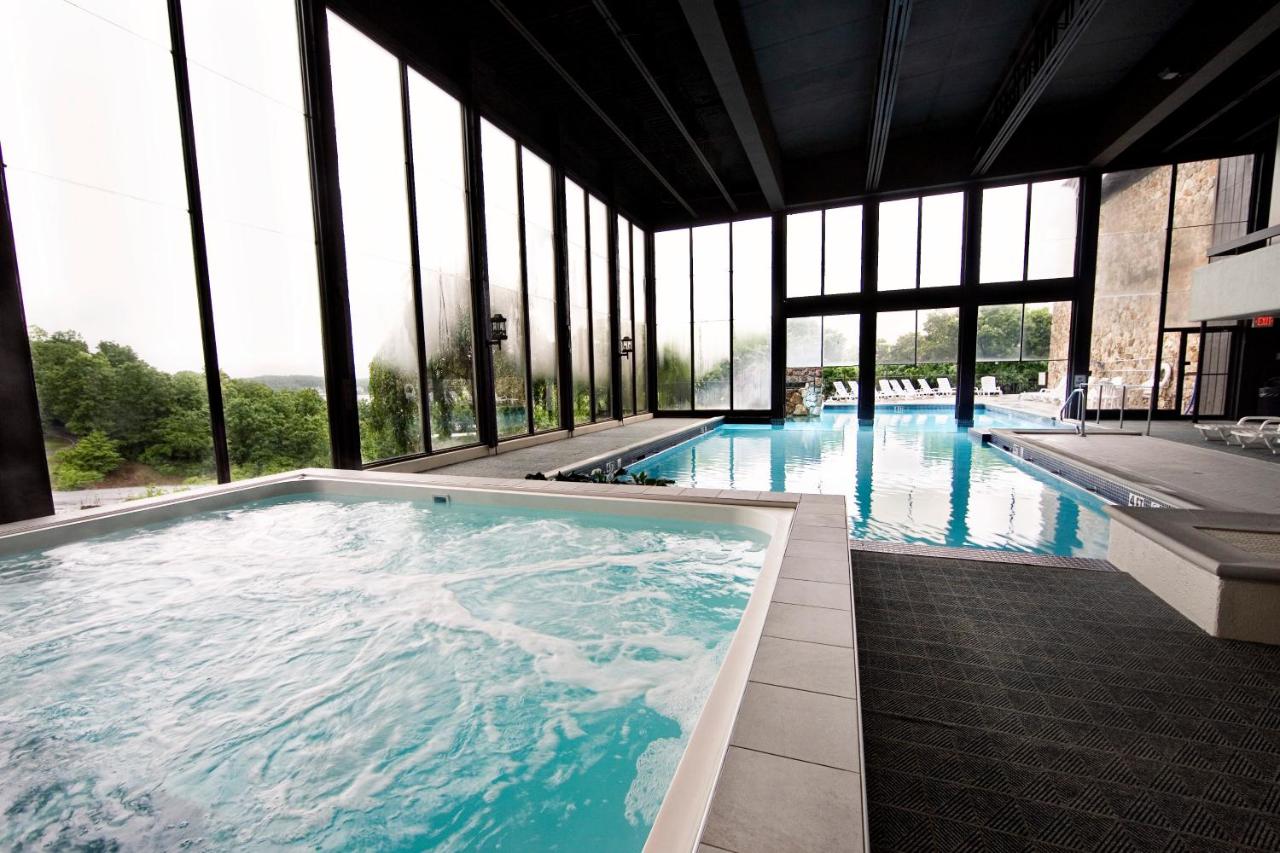 Rooftop swimming pool: Lodge of Four Seasons Golf Resort, Marina & Spa