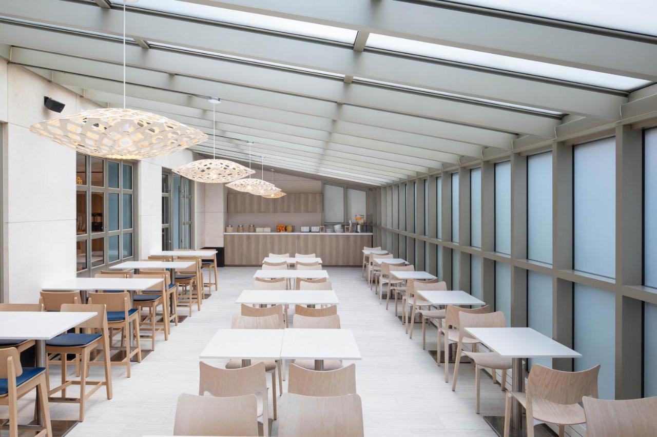 Element Times Square West - 4