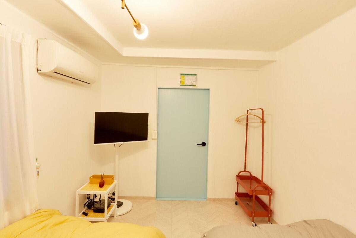 ZERO WATER STAY During the open event Hongdae 10 minutes Hapjeong 10 minutes Gongdeok Airport Railroad 5 minutes Gyeongui Line Forest Road 1 minutes - 5