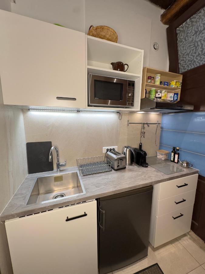 Charles V Flat Ground Floor - 4