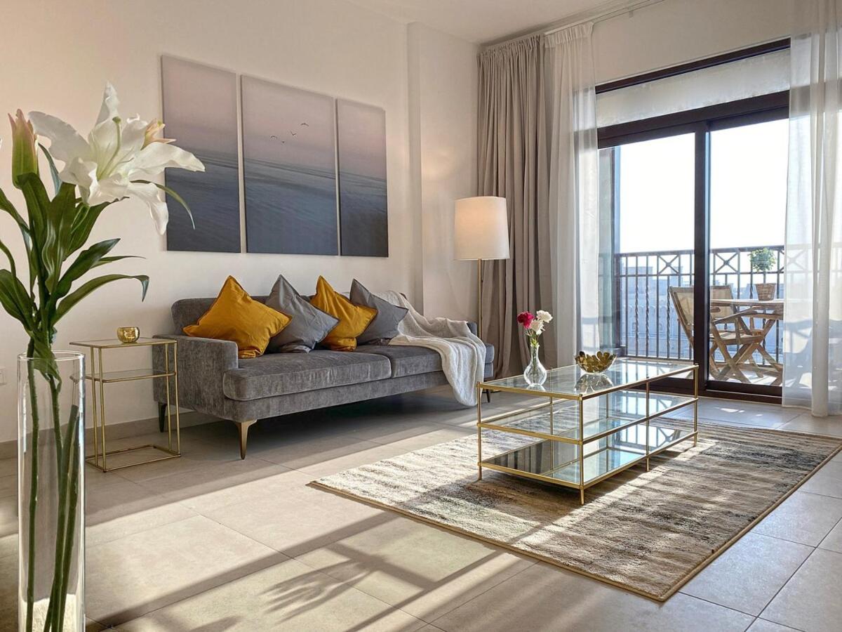 1 Bedroom Apartment with Burj AlArab View from your Balcony R507