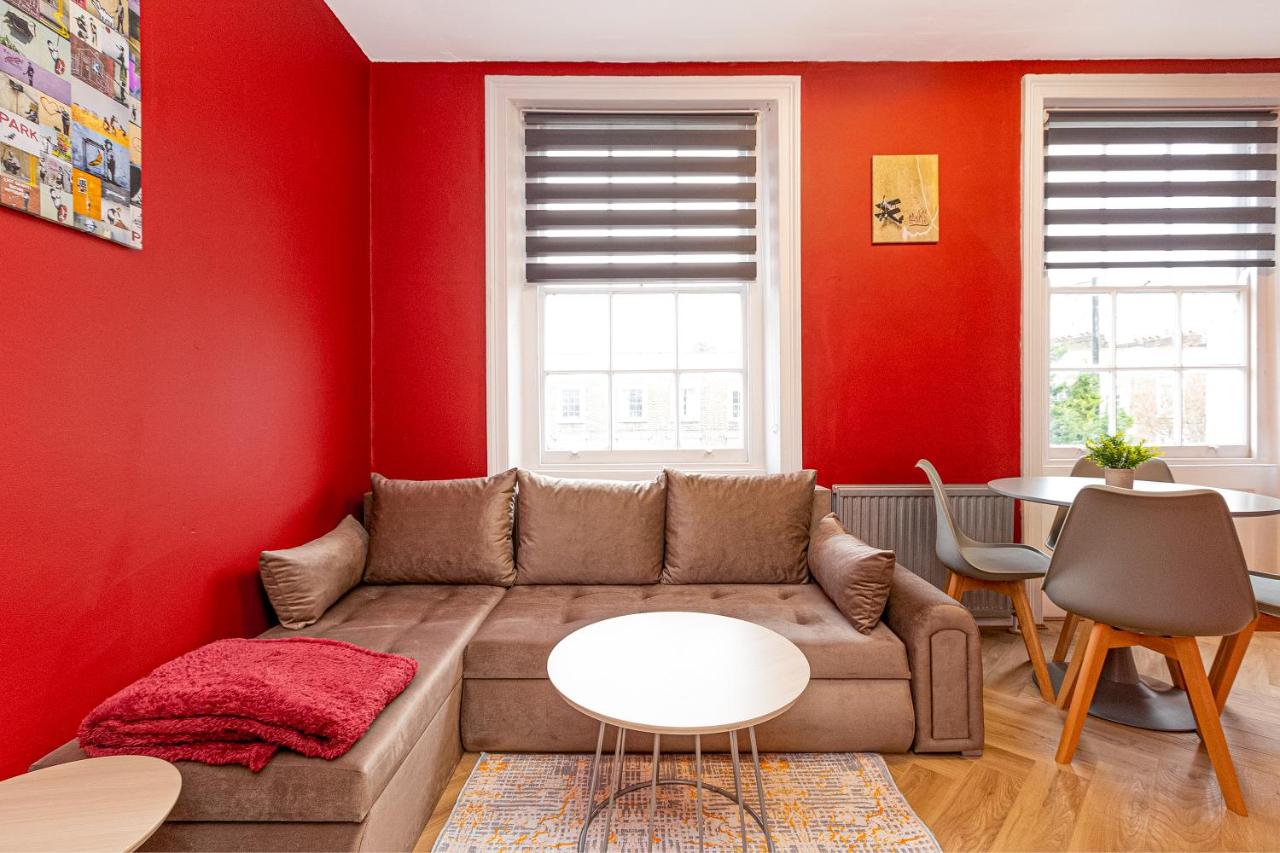 Charming Two Bedroom in Camden - 4