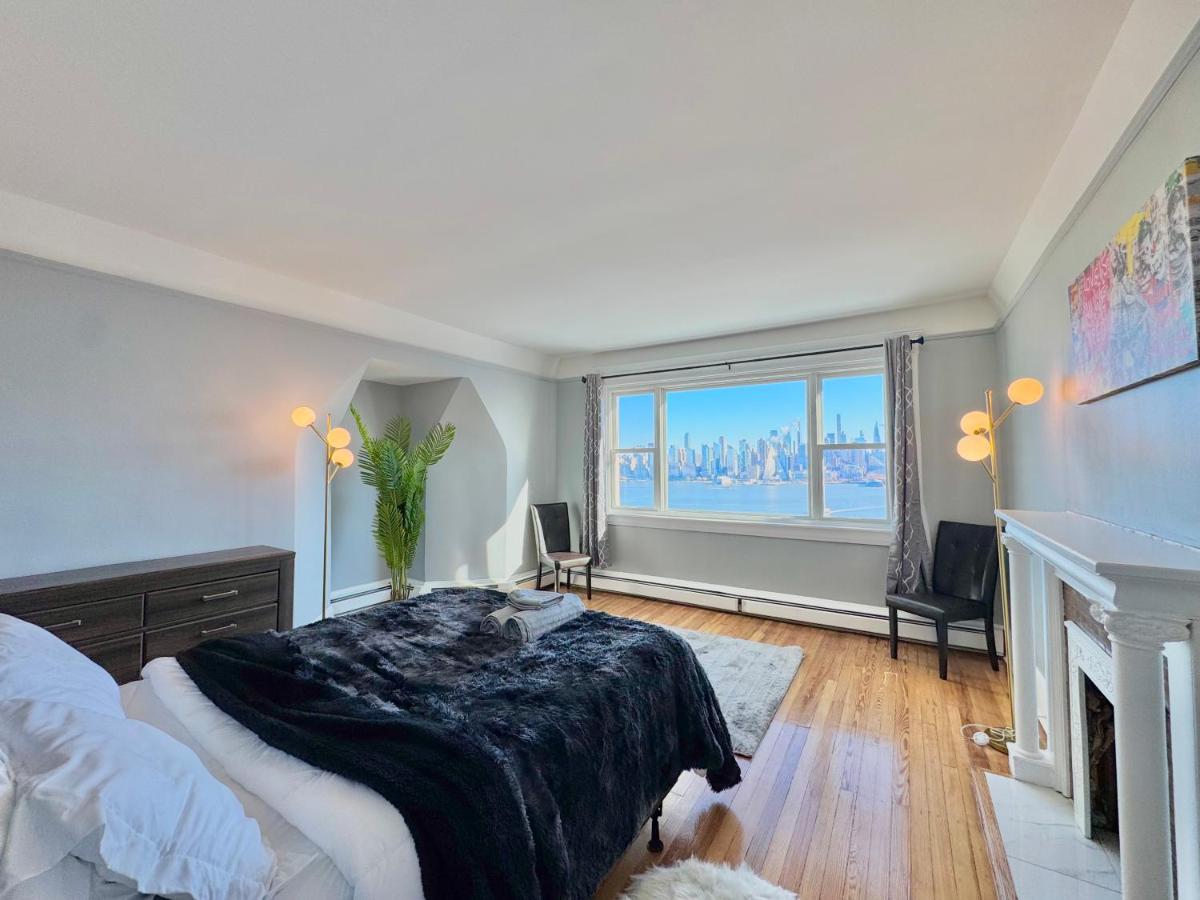 Waterfront NYC skyline views - 2