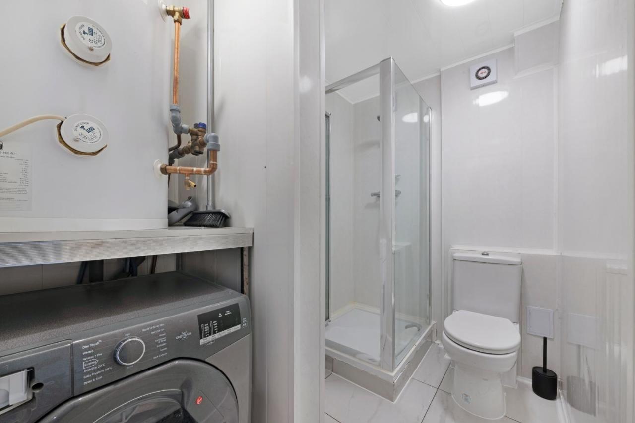 2 Bed Piccadilly Apartment 4 - 3