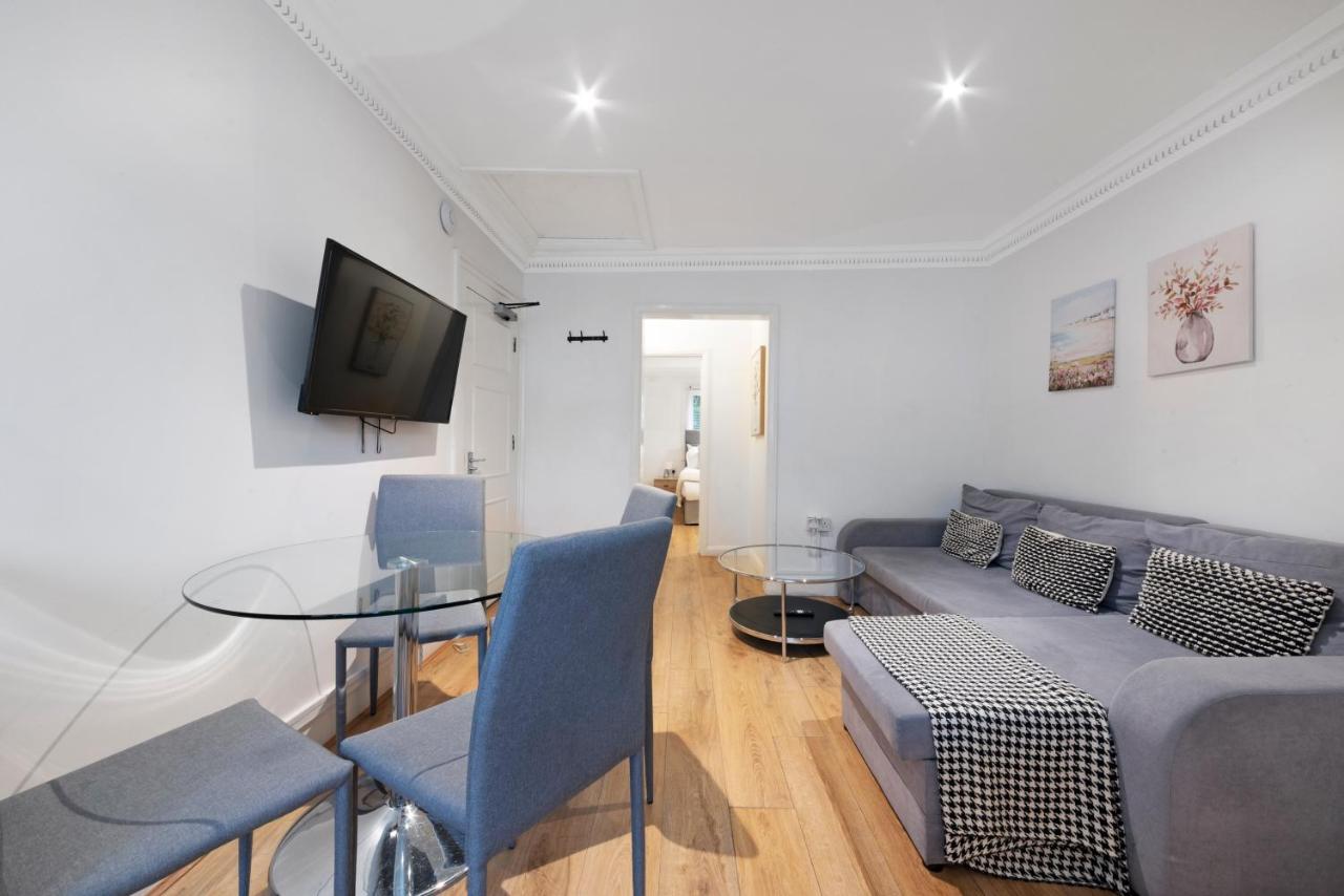 2 Bed Piccadilly Apartment 4 - 5