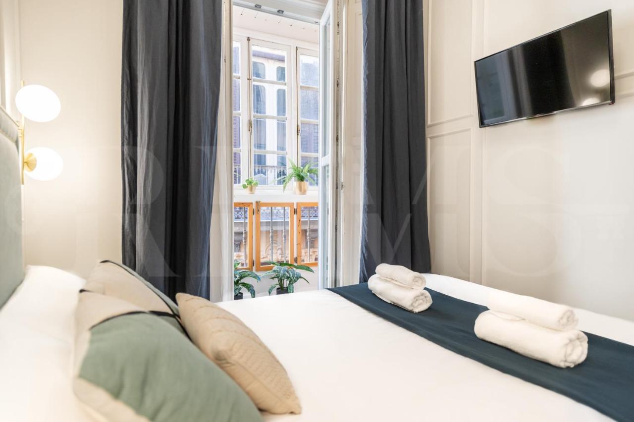 Historic charm steps from top landmarks by REMS - 2