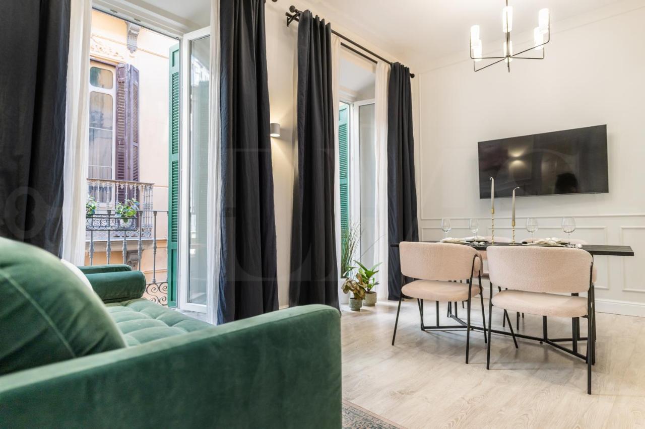 Historic charm steps from top landmarks by REMS - 5