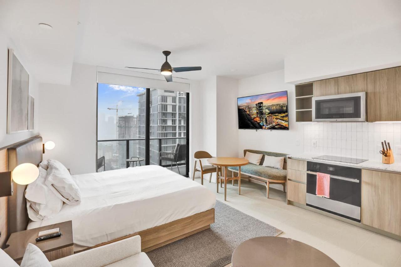 La Terrasse by VIAC - Luxury Bay View Studio with Balcony 29th Floor Miami - 2