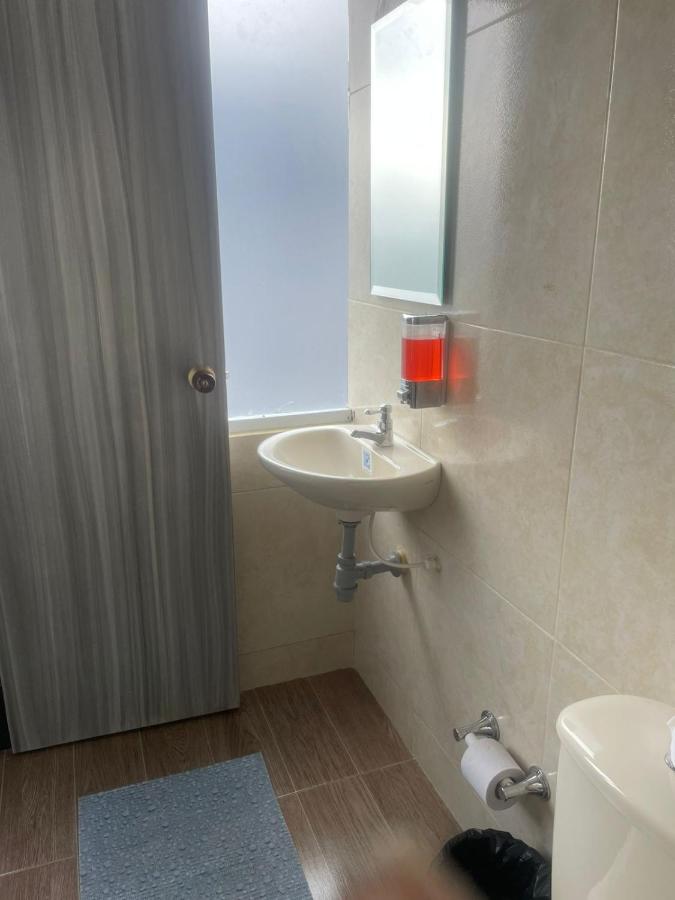 Room cerca al aeropuerto - 2