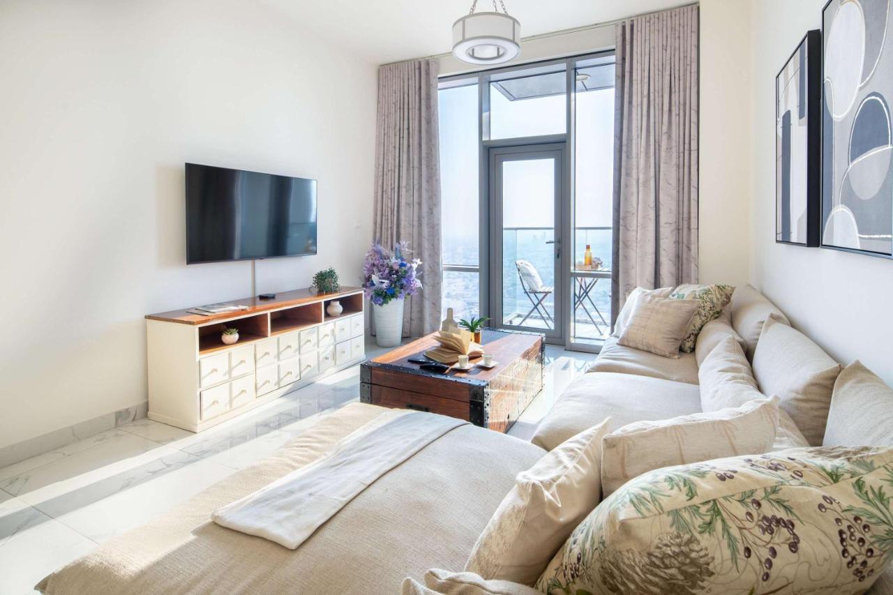 Frank Porter - Amna Tower - 3