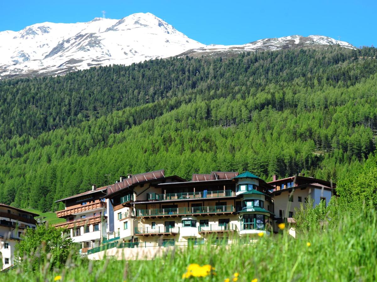 Foto skammel Vanvid Alp Resort Tiroler Adler, Sölden – opdaterede priser for 2022