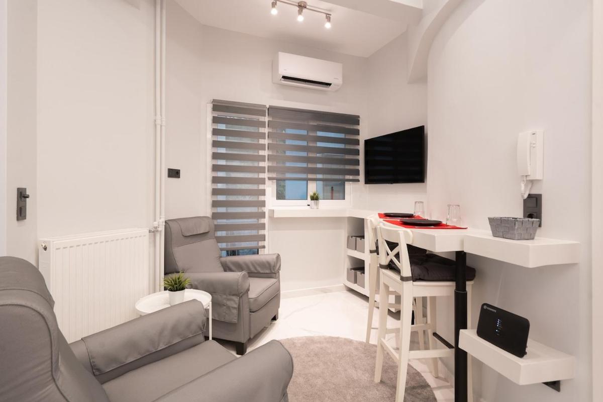 Unique Urban Gem in Neapoli Exarcheia - 5