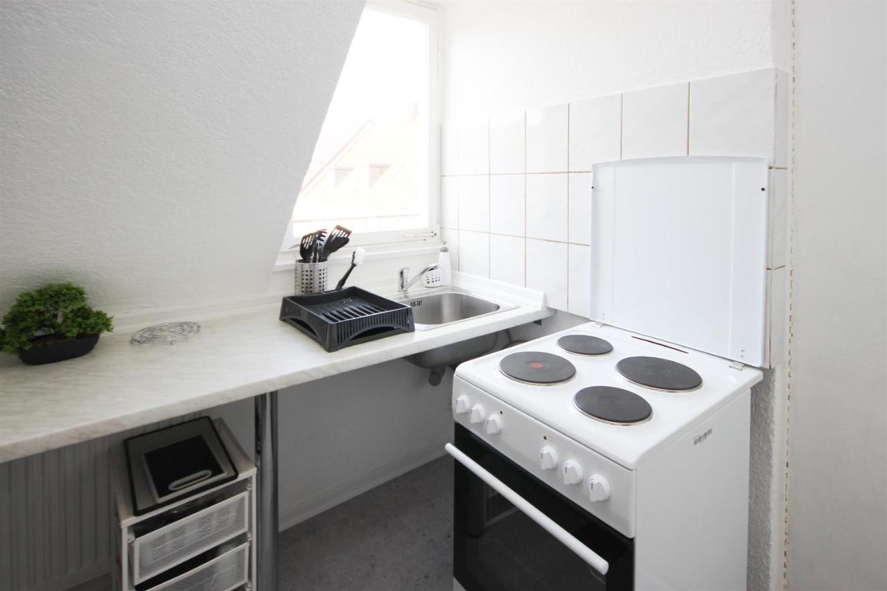 ALFA 2 Zimmer Apartment Stuttgart 2BR TV WIFI WM nahe Daimler l WIFI & SmartTV I 2 Rooms l Bathroom I Kitchen