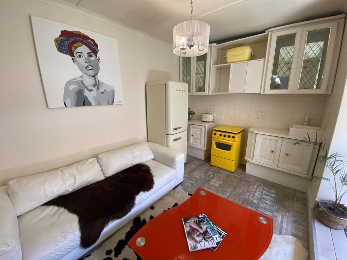 Luxurious 2-Sleeper Oasis U6 ! - 5