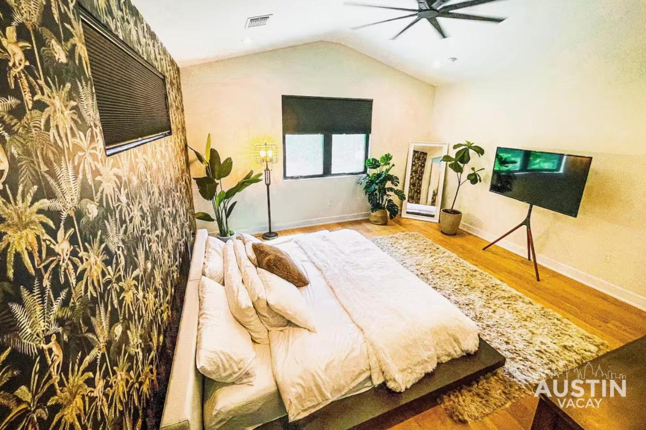 Pool 4BR 3BA Sleeps 8 w Patio Grill by Austin Vacay - 3