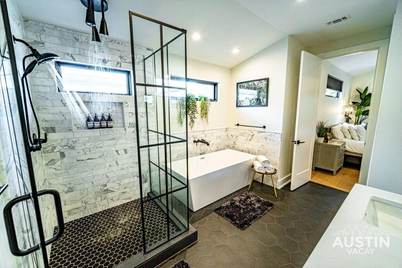 Pool 4BR 3BA Sleeps 8 w Patio Grill by Austin Vacay - 4