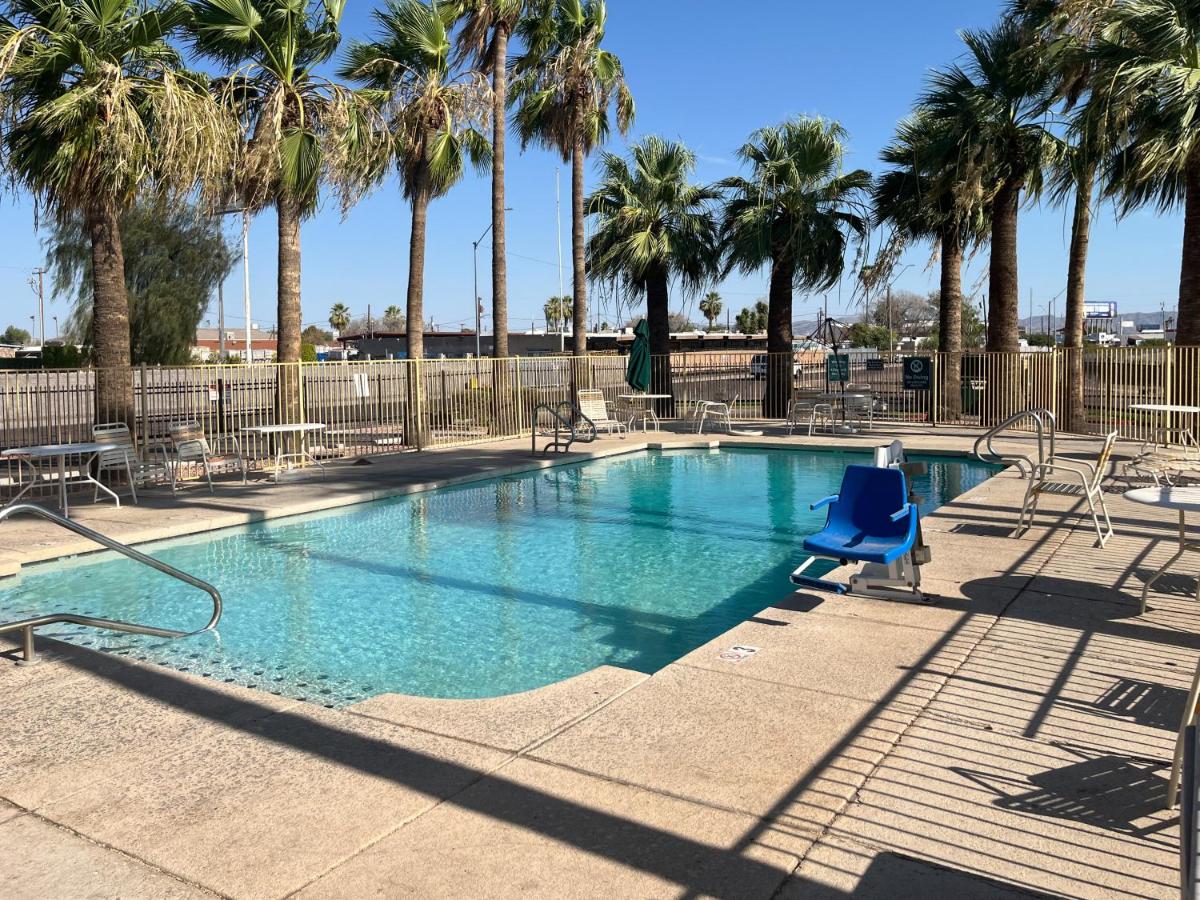 Image: Studio 6 Phoenix, AZ Midtown