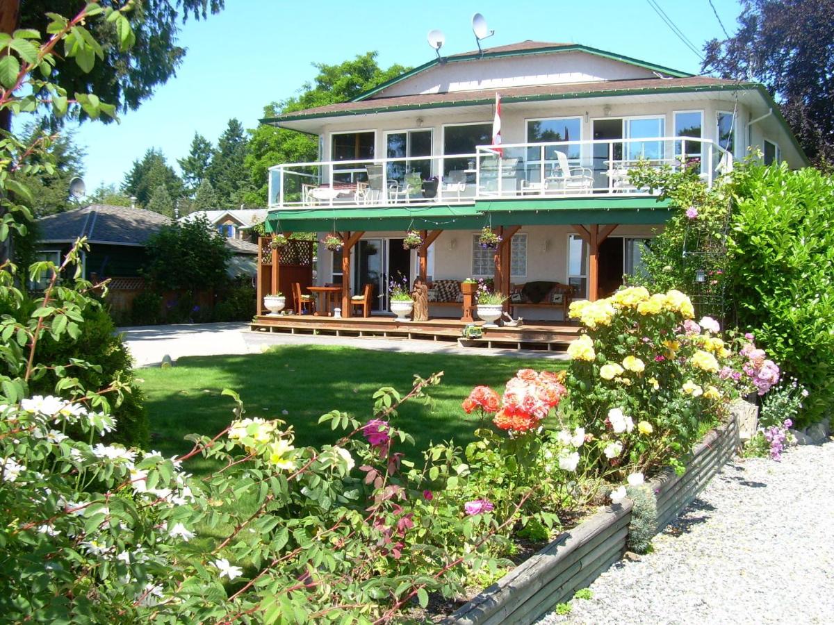 Image: Davis Bay Bed & Breakfast