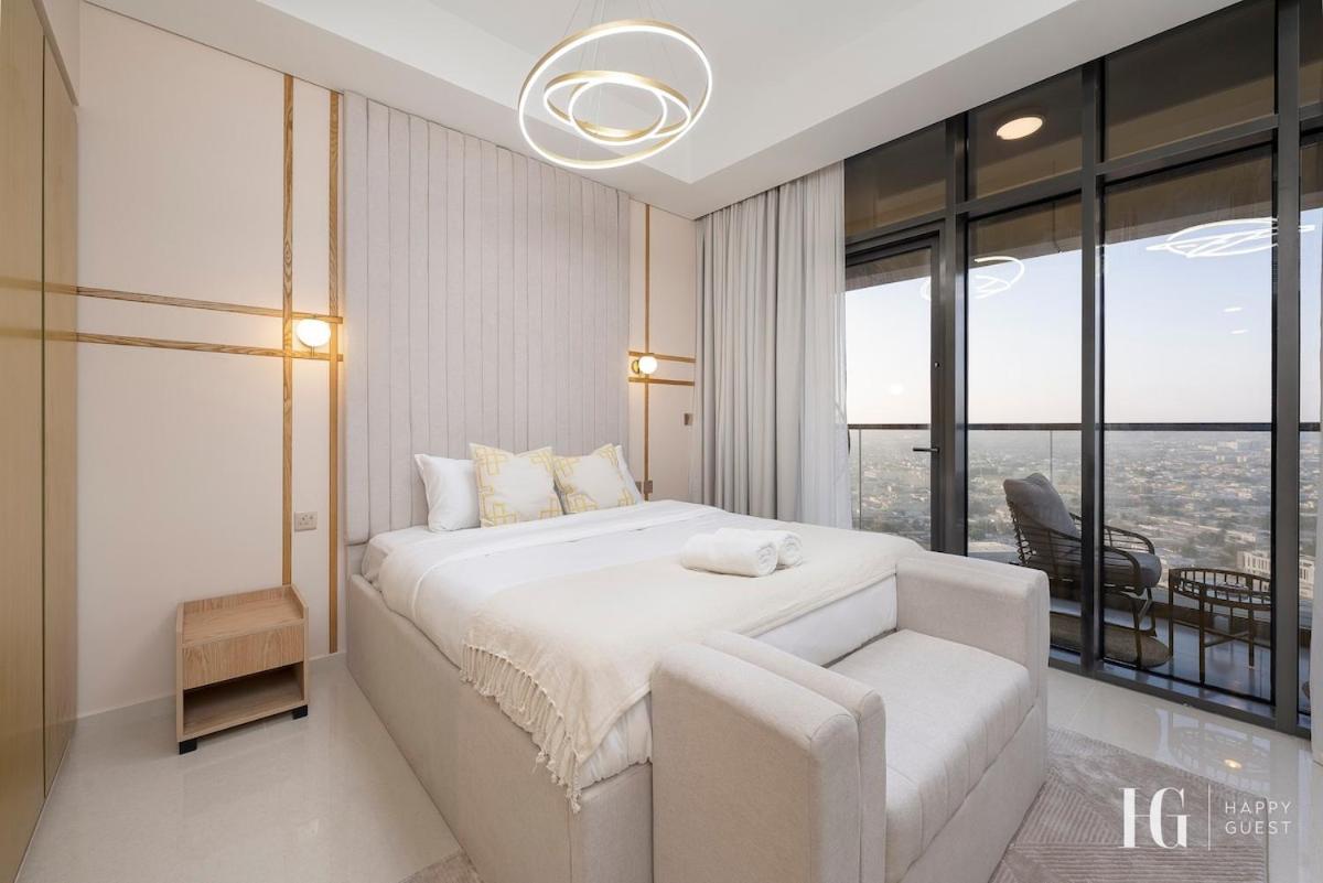 Sky-High Aykon City Studio