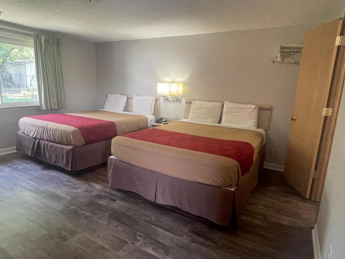 College Inn — photo 12