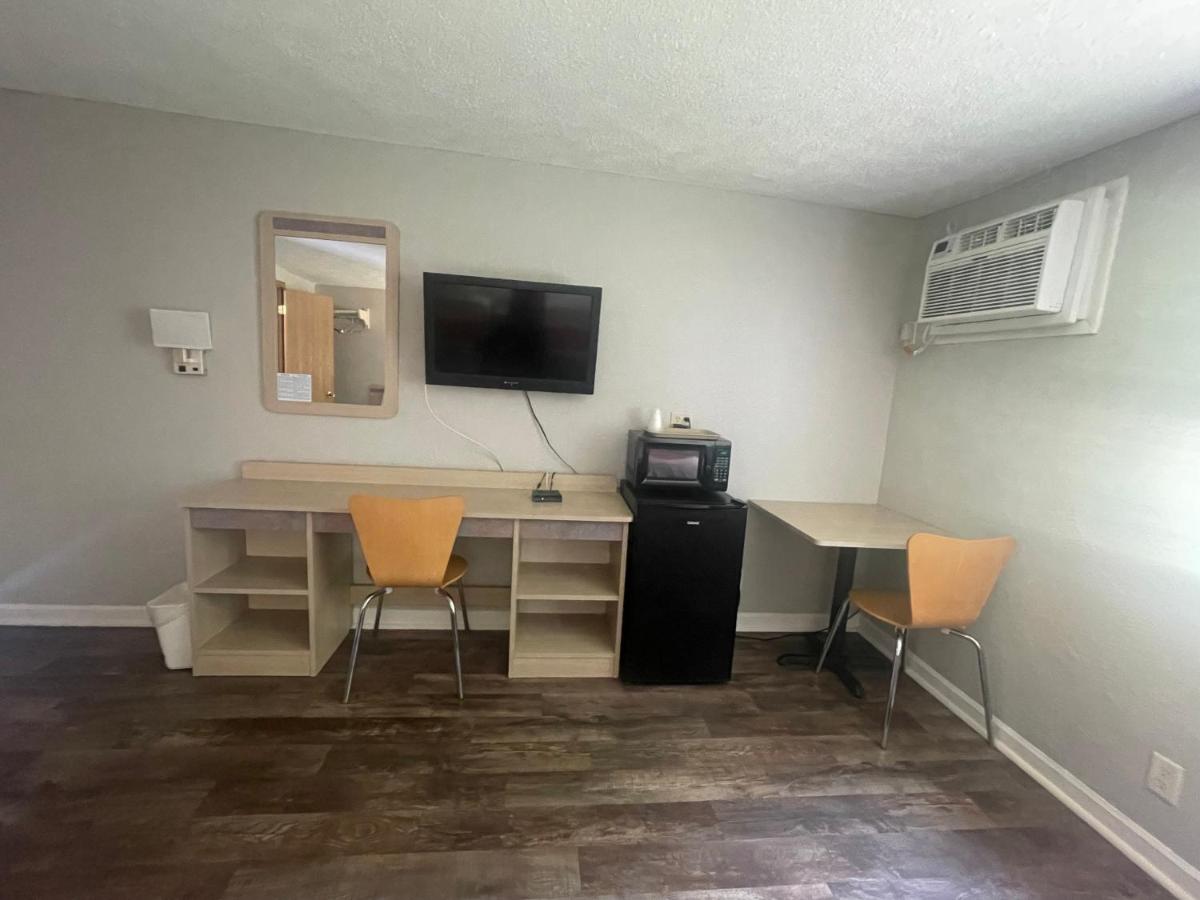 College Inn — photo 14