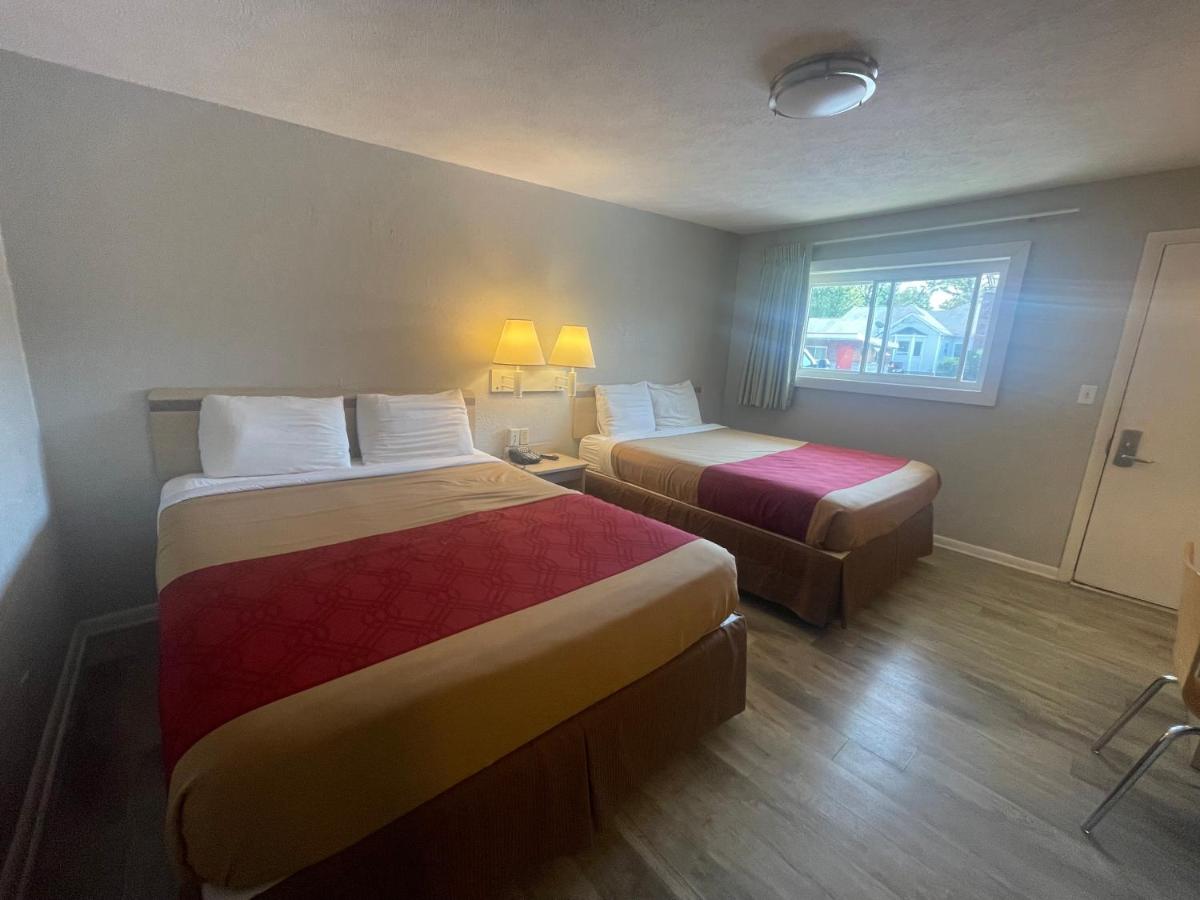 College Inn — photo 2