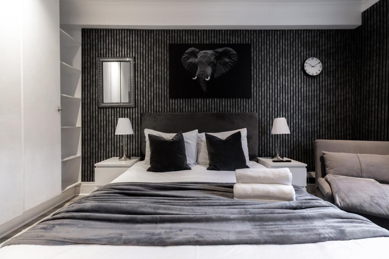 Devonshire Terrace Studios